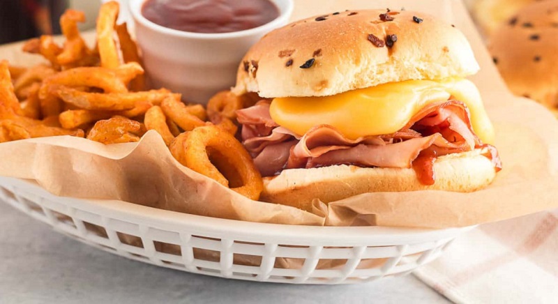 When does arby's open and close